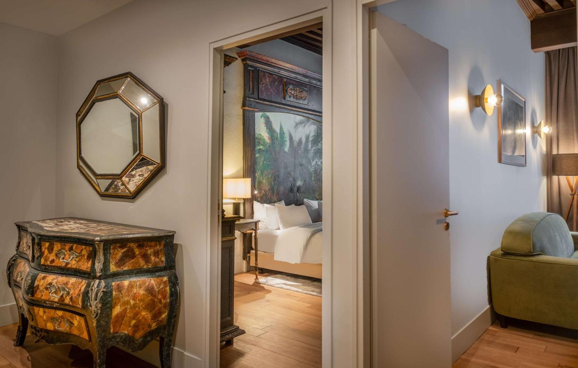 Suite,1729984734:JPEG